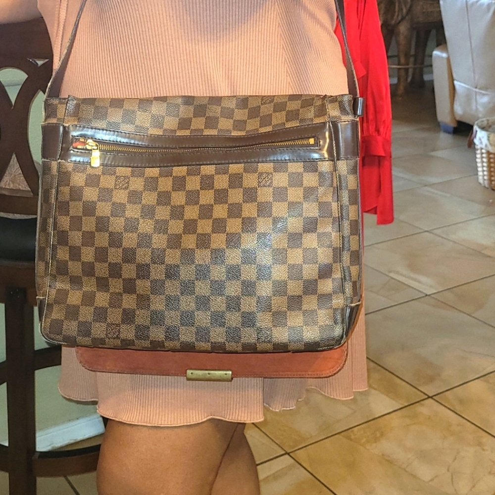 Louis vuitton unisex crossbody damier bastile bag authentic lv